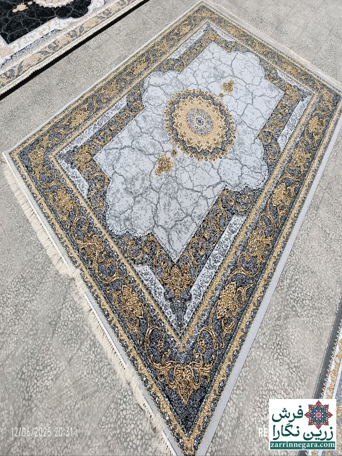 نسیما نقره ای