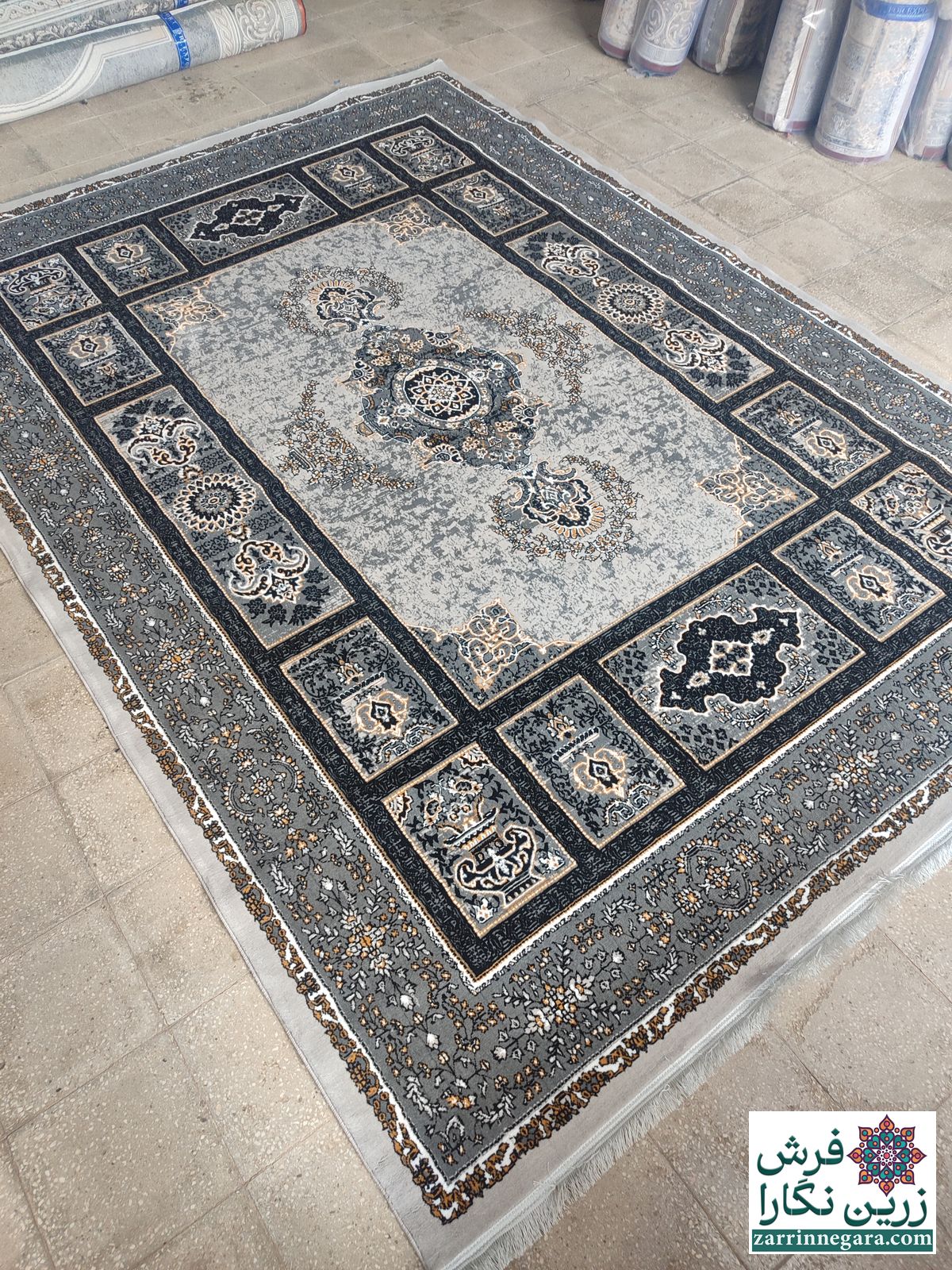 پرهام نقره ای