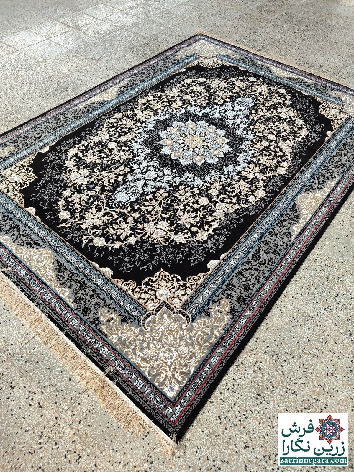 تندیس مشکی