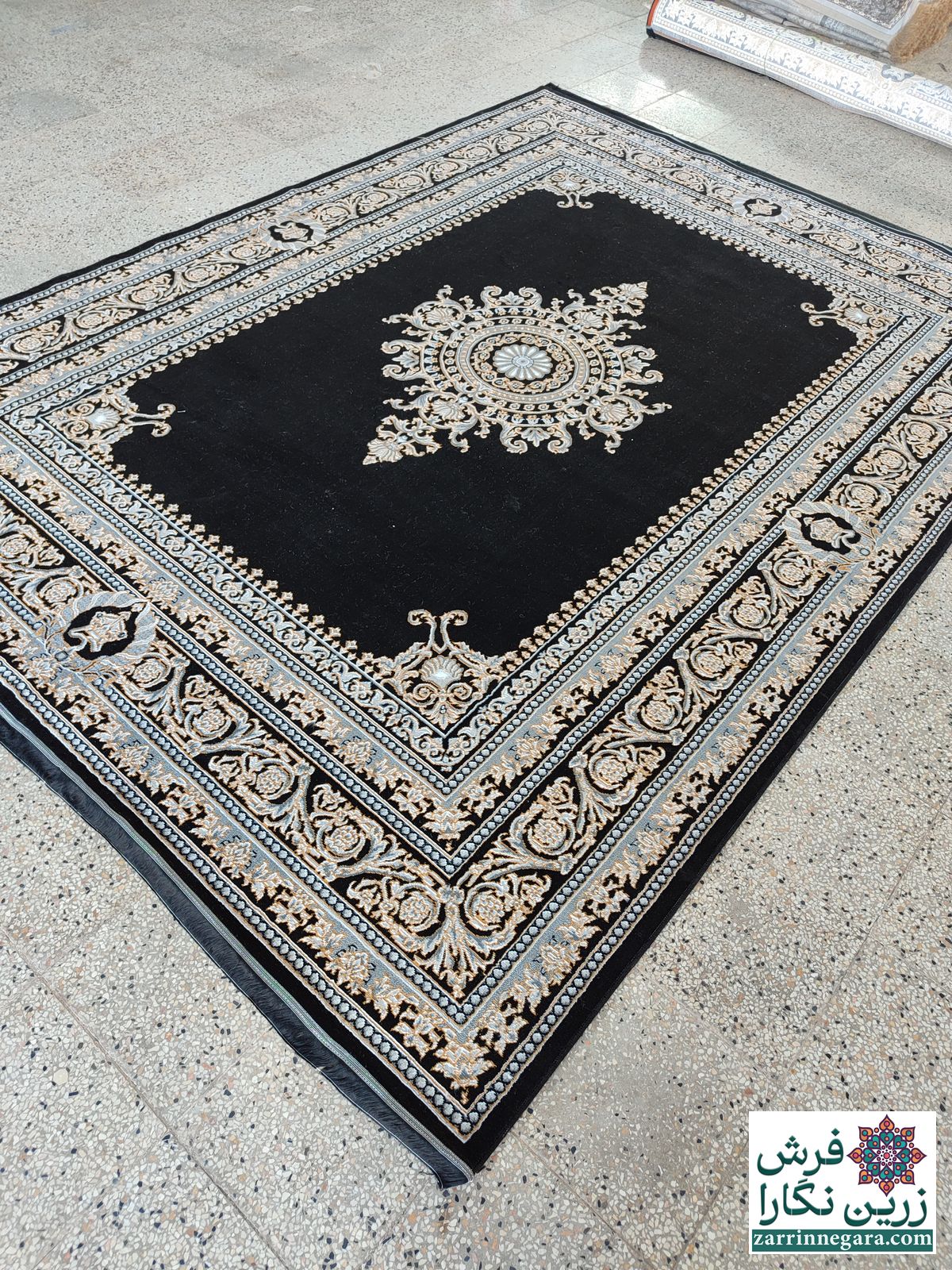 ورساچه کف ساده مشکی