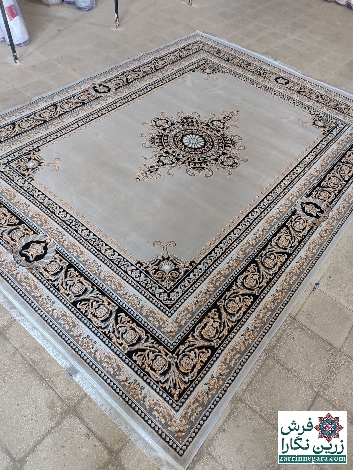 ورساچه کف ساده نقره ای