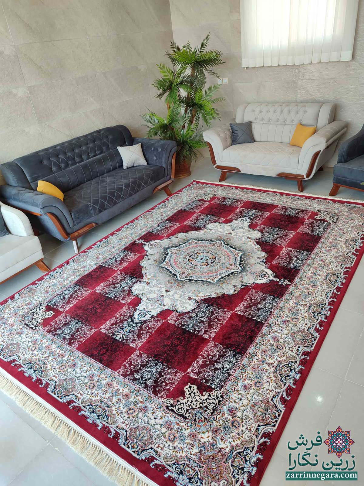 نیلوفر لاکی